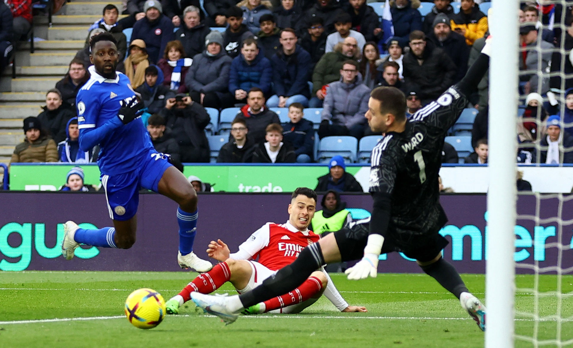 员被高价挖 员被高价挖